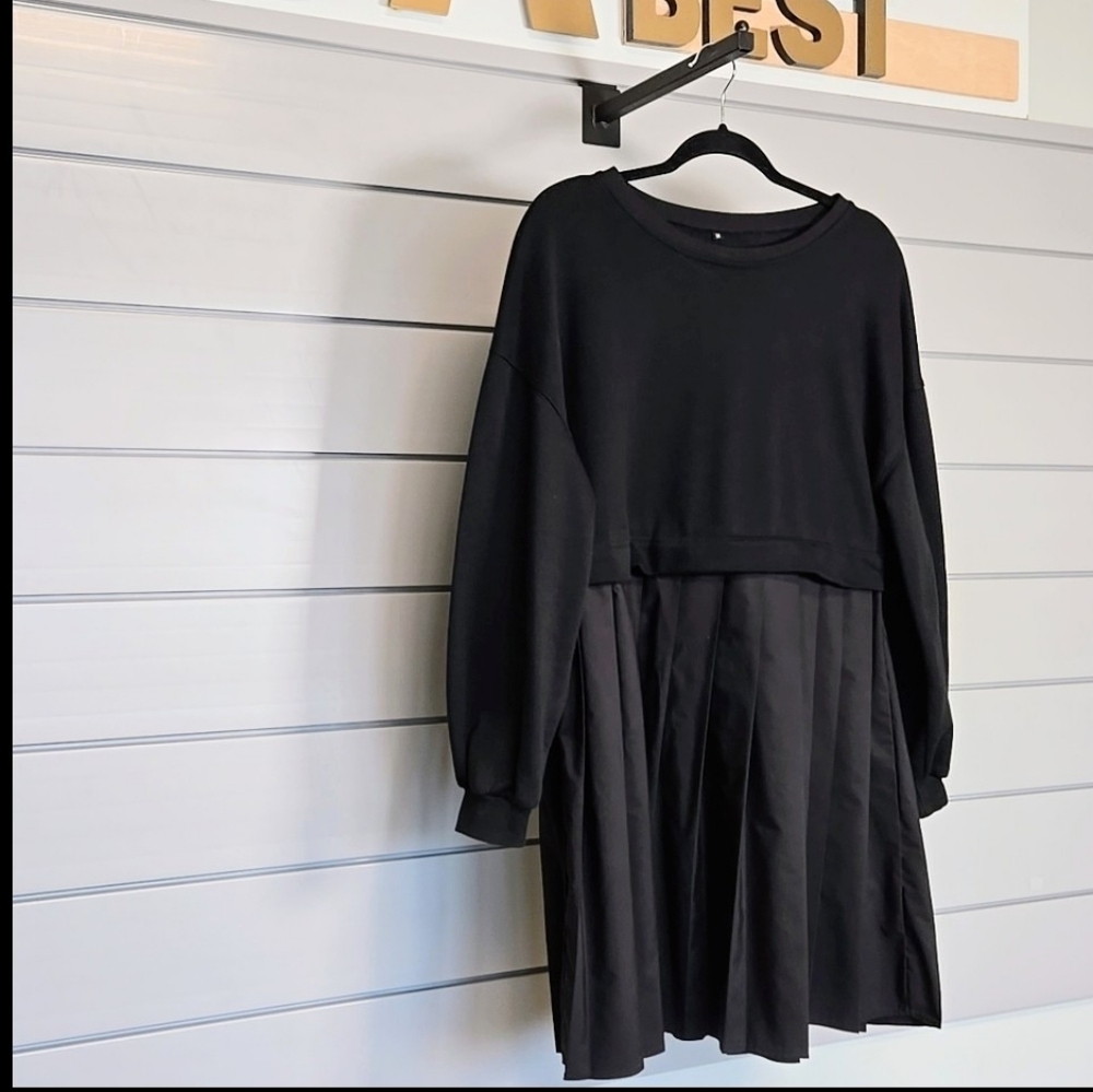 Sweatshirt Pleated Dress Combo